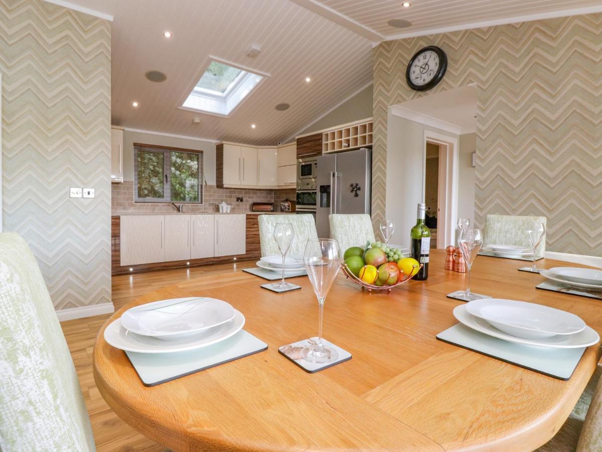 Holiday home Lakeside