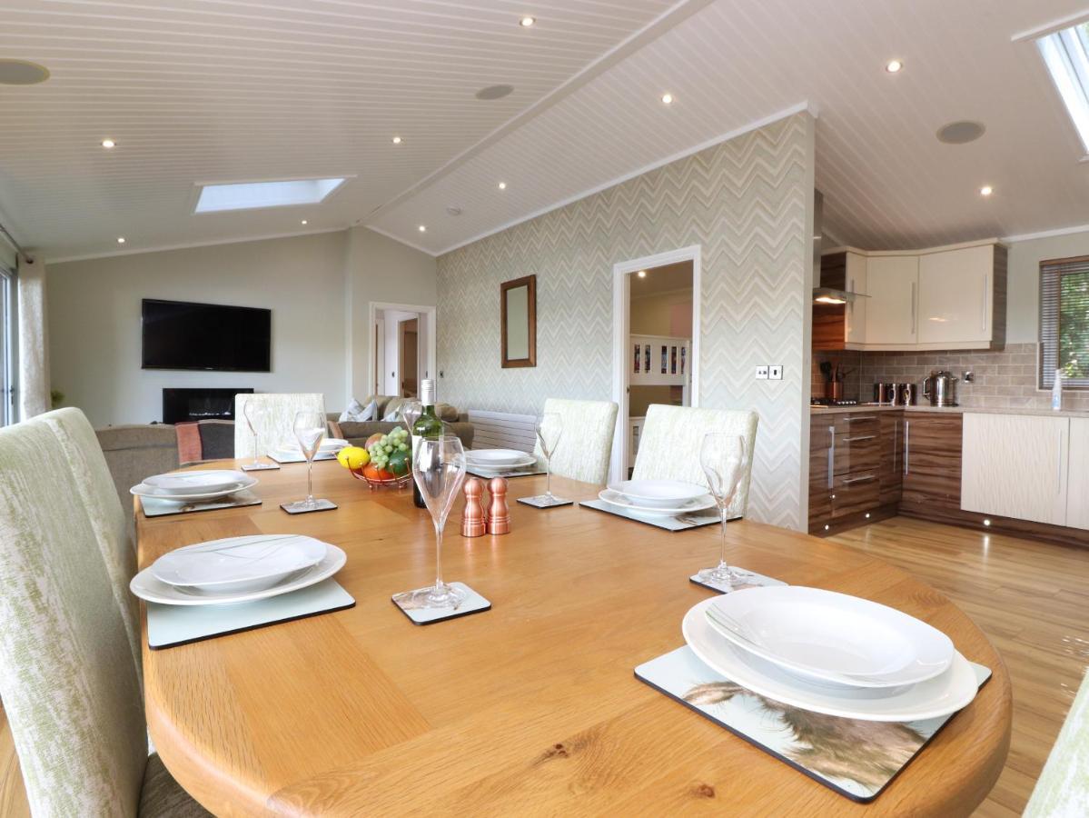 Lakeside Holiday home