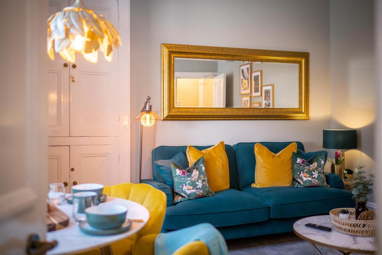 Mulberry Apartment *