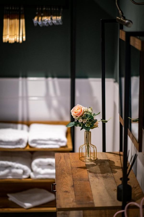 Mulberry Apartment *
