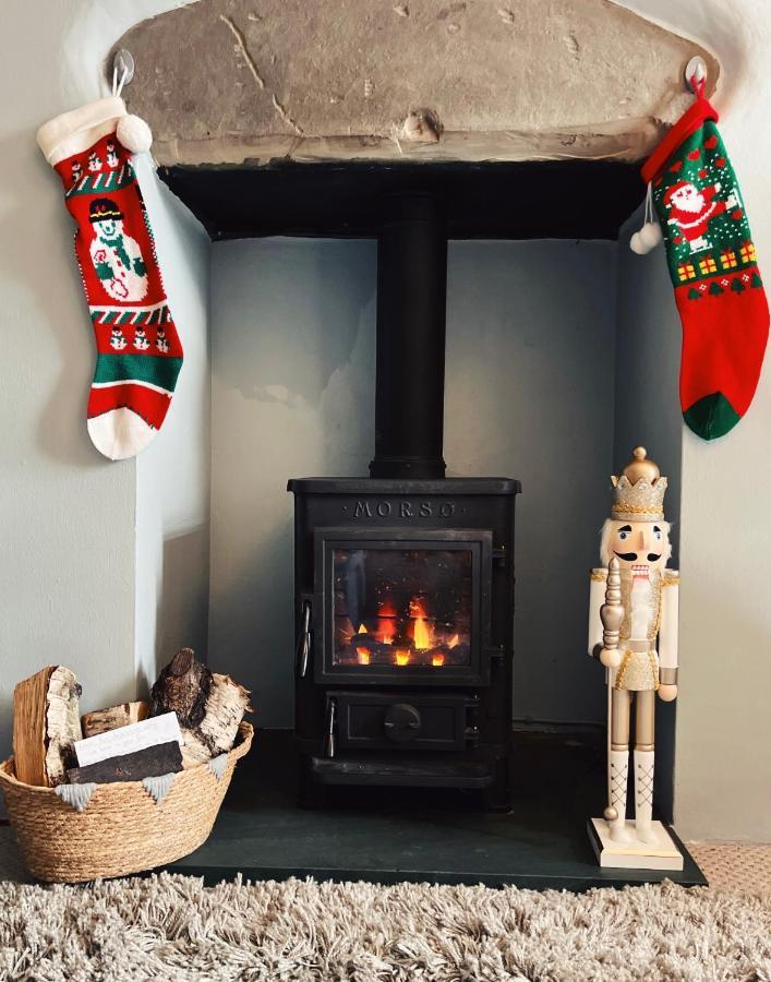 Quirky Cottage, Cosy Grade Ii Listed 2 Bed Troutbeck Bridge Apartment