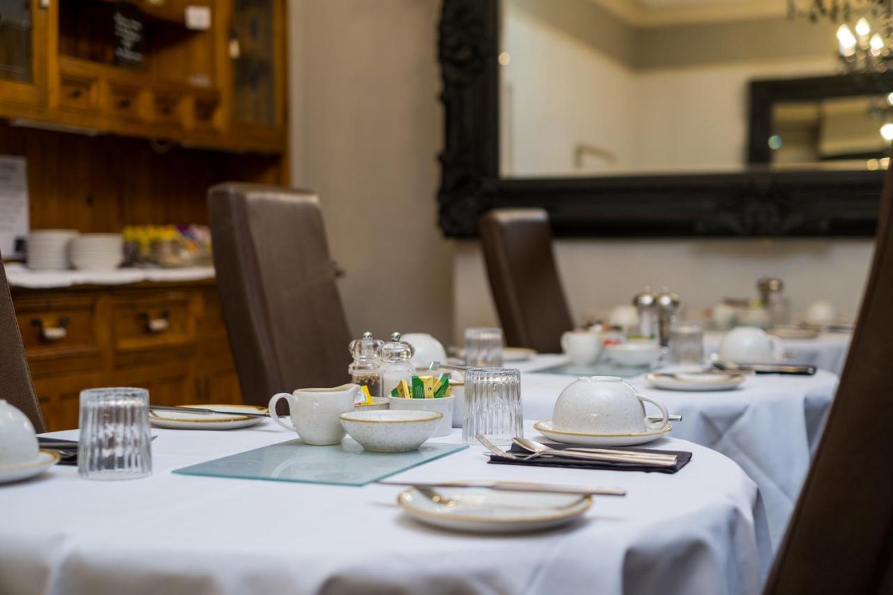 The Howbeck & The Retreat Incl Off-site Health Club And Parking Ev Point Available Guest house Windermere