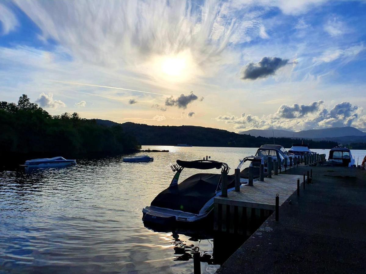 Holiday home Jaw-dropping With Hot Tub On Windermere