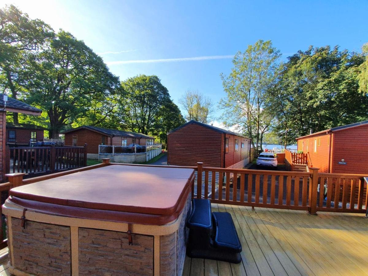 Jaw-dropping With Hot Tub On Holiday home Windermere