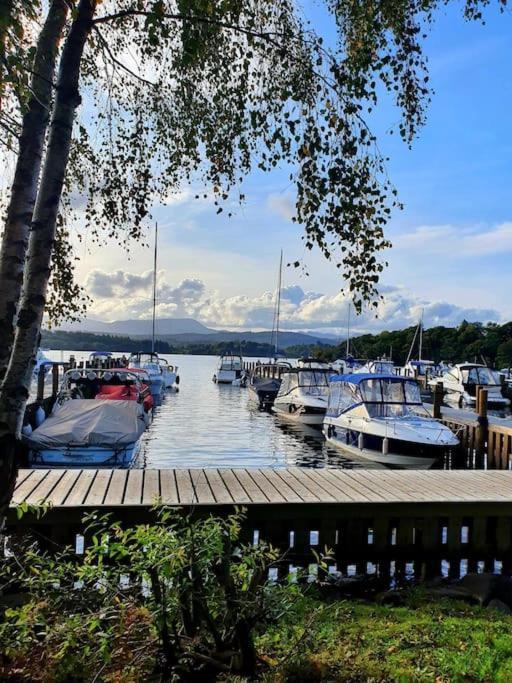 Holiday home Jaw-dropping With Hot Tub On Windermere