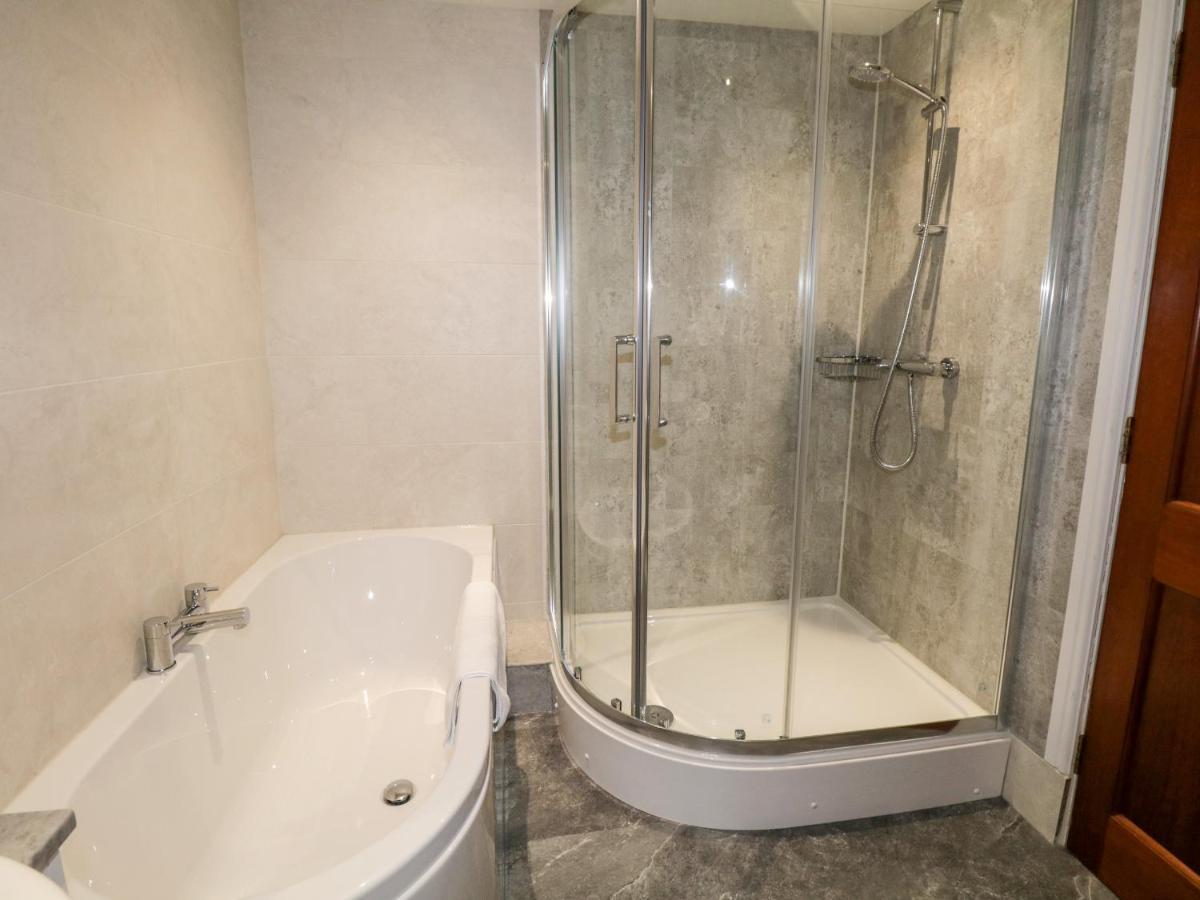 Parnam Apartment Windermere