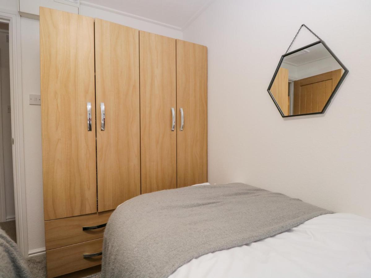25 Thirlmere *
