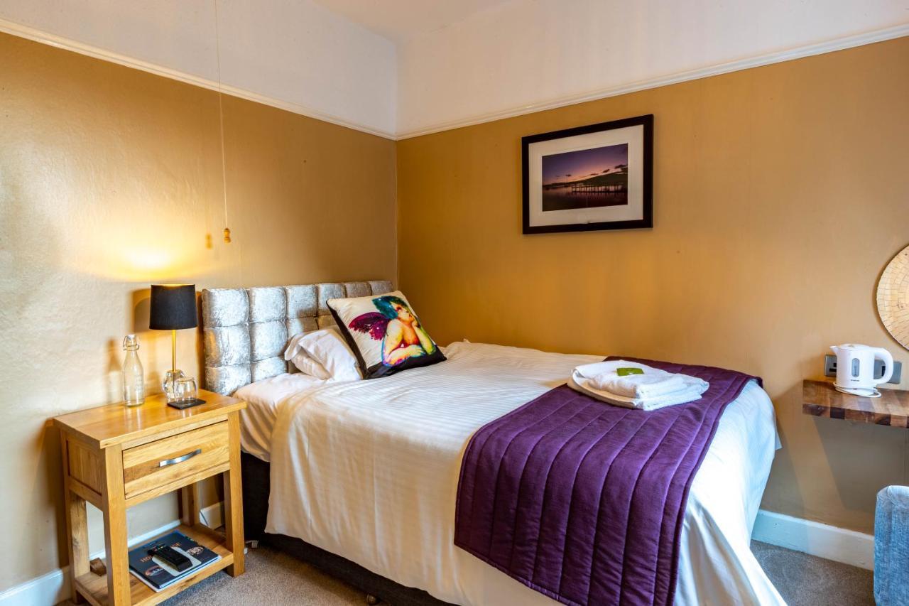 Holly With Free Off Site Health Club Guest house 4*