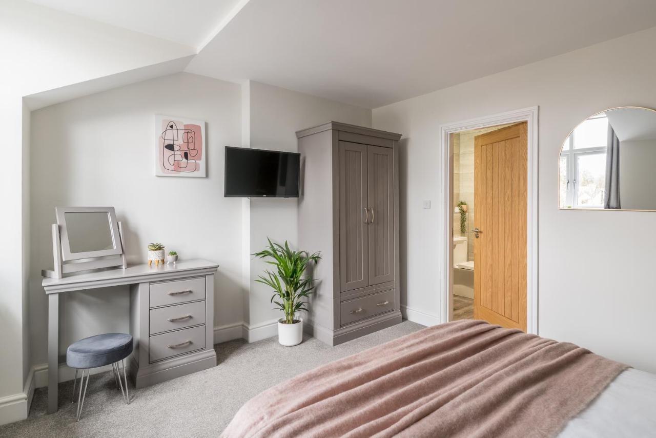 Tudor House-windermere Centre Apartment *