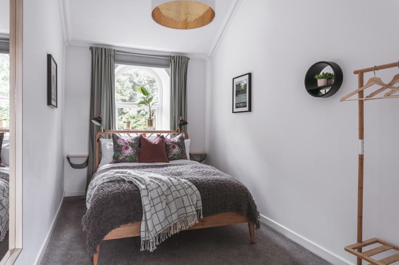 14 Church Street- Close To Train Station