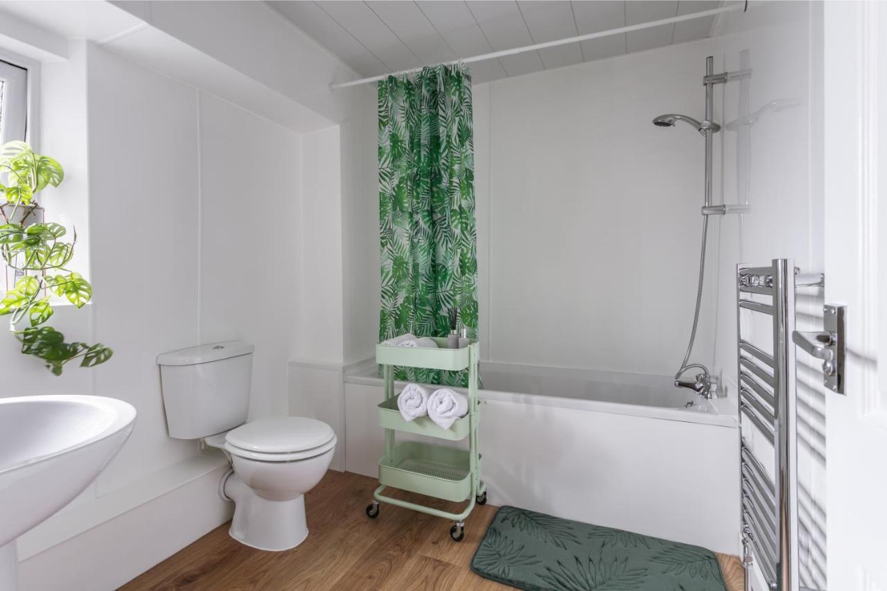 14 Church Street- Close To Train Station * Windermere