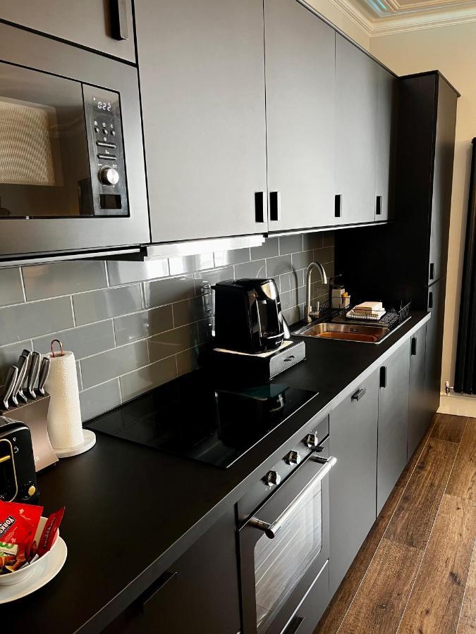 The Mews Boutique Deluxe Apartments, Sleep 2-6 People , Central Location, Free Parking *