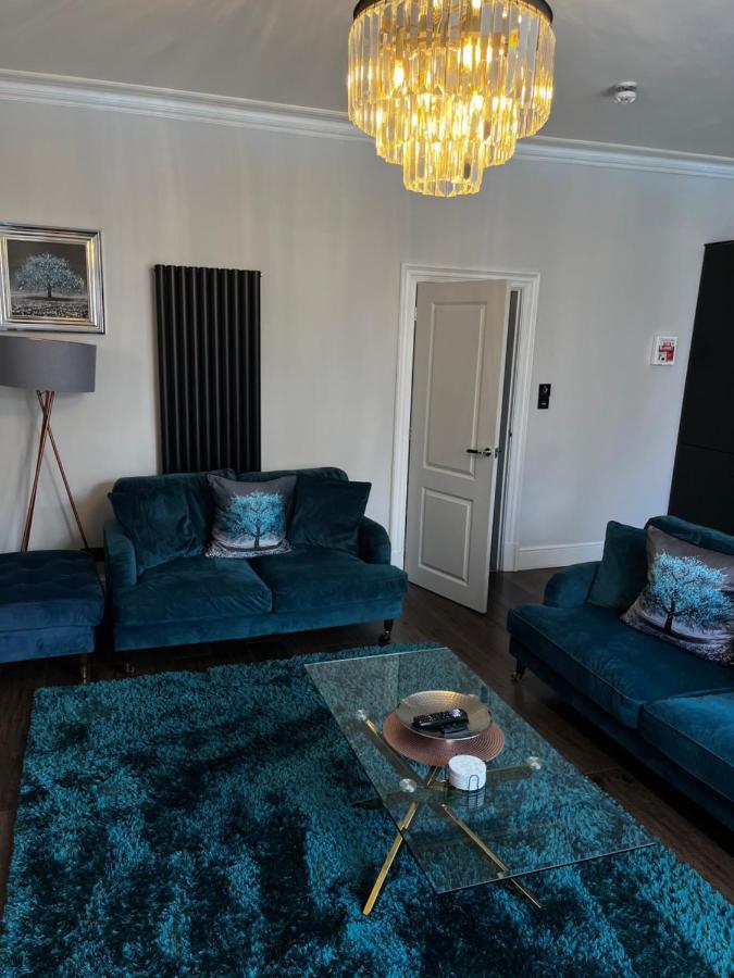 The Mews Boutique Deluxe Apartments, Sleep 2-6 People , Central Location, Free Parking