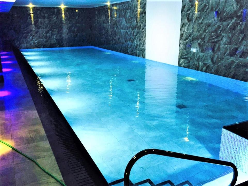 Thornbank House Offering Breakfast And With Free Off Site Health Club