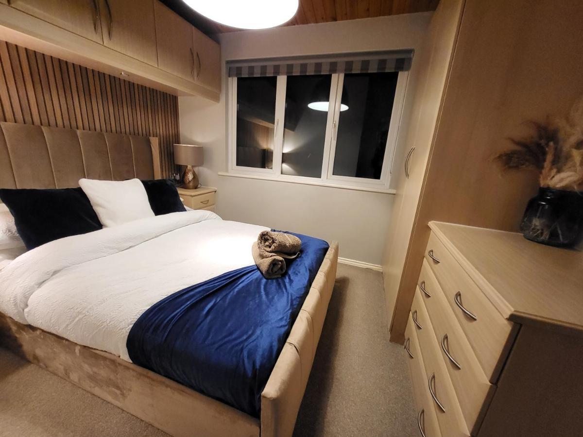 Cheerful 3 Bedroom At White Cross Bay Holiday home Windermere