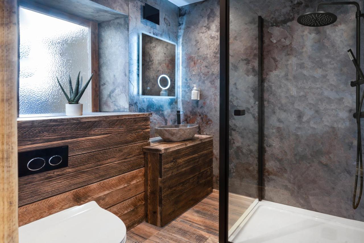 - District In Guest house
