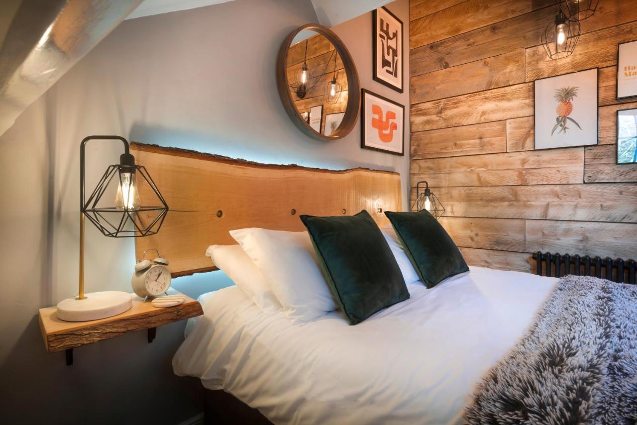 - District In Guest house *