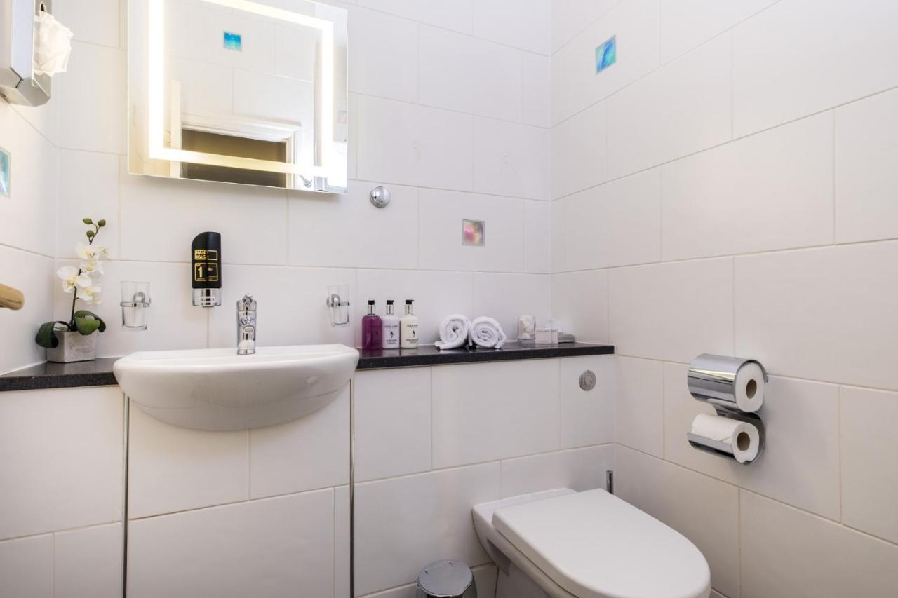 The Howbeck & The Retreat Incl Off-site Health Club And Parking Ev Point Available Guest house Windermere