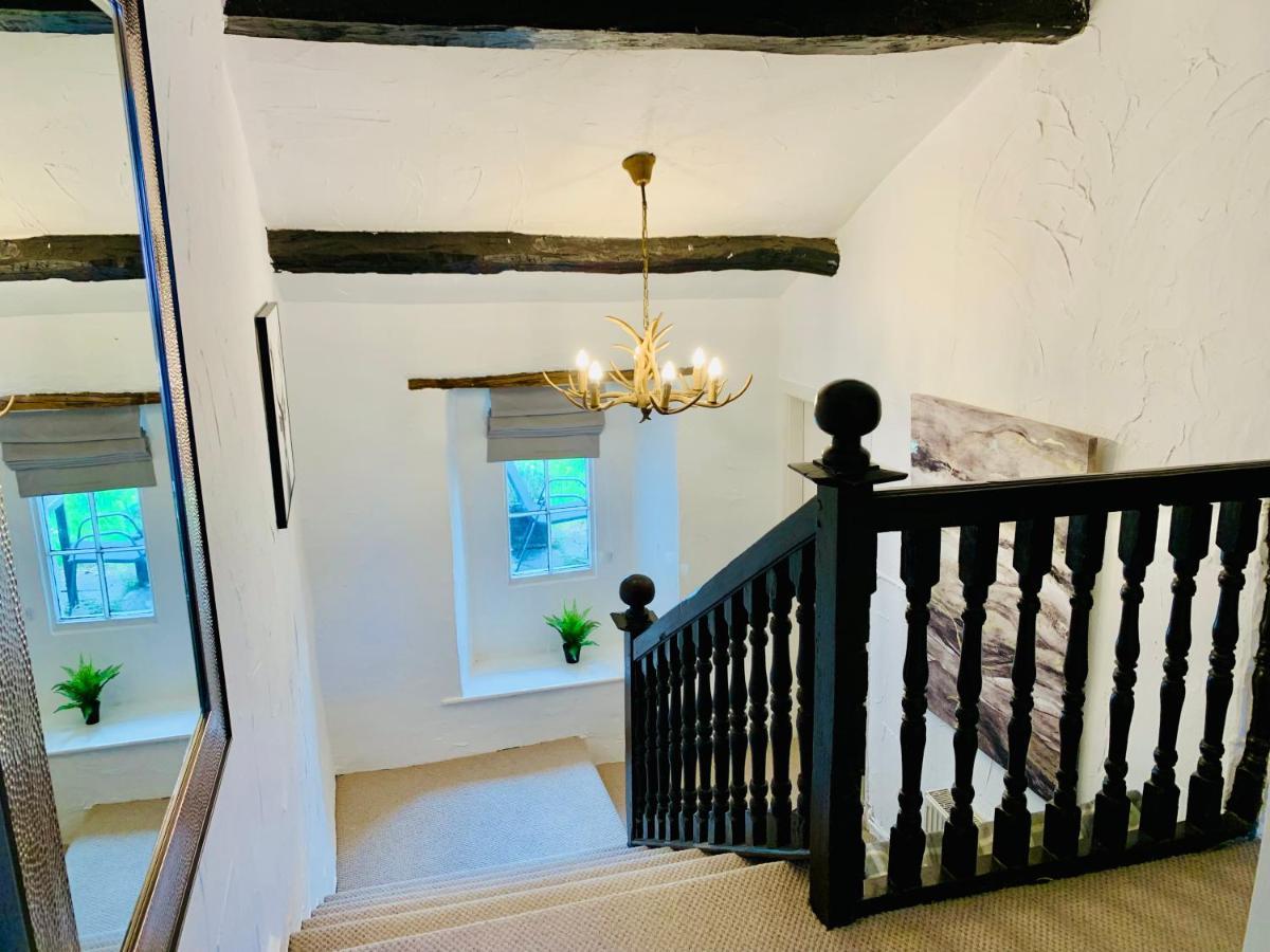 Quirky Cottage, Cosy Grade Ii Listed 2 Bed Troutbeck Bridge *