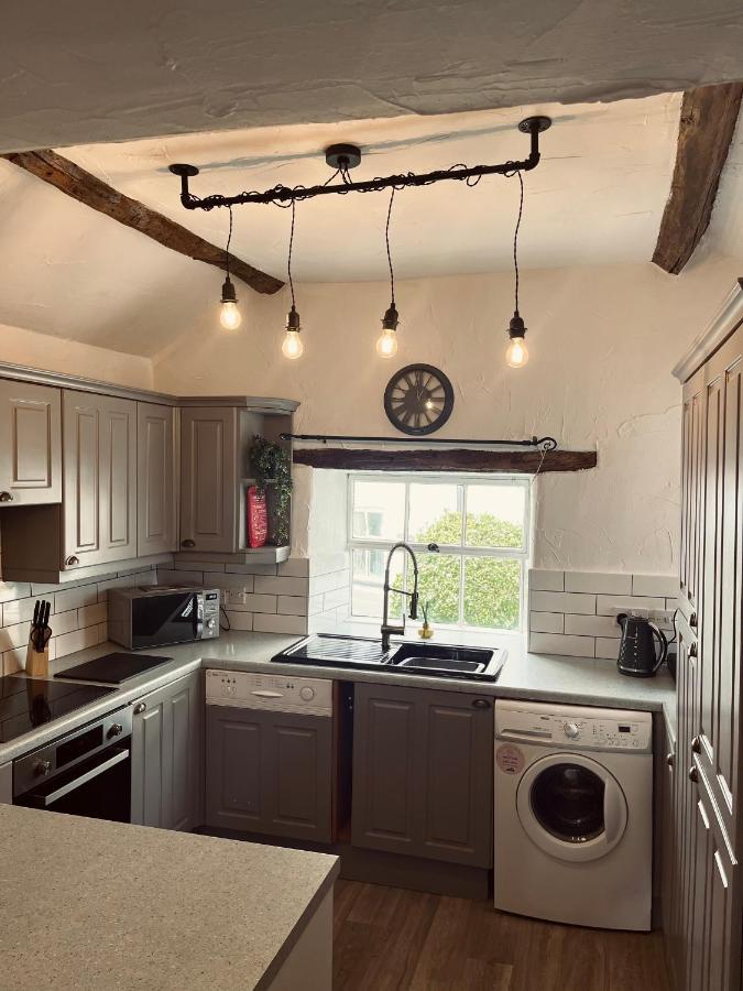 Quirky Cottage, Cosy Grade Ii Listed 2 Bed Troutbeck Bridge Apartment