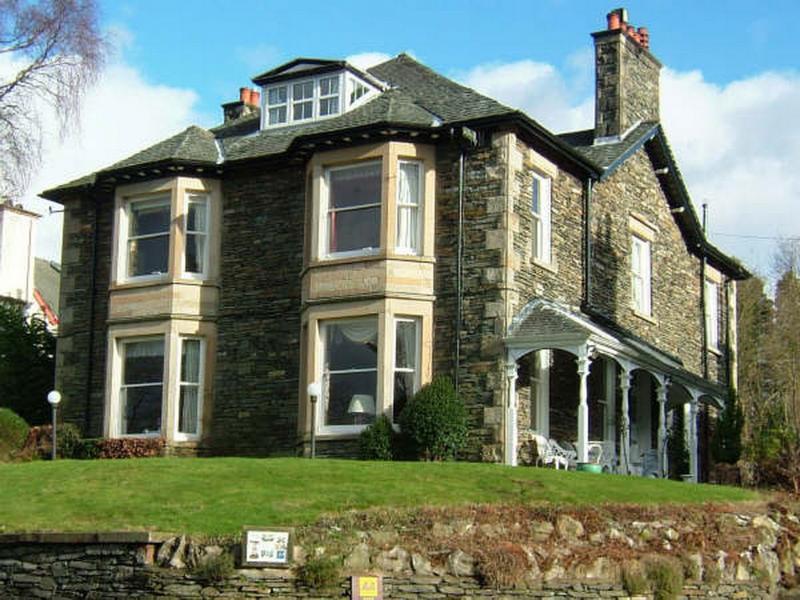 Newstead Apartment *