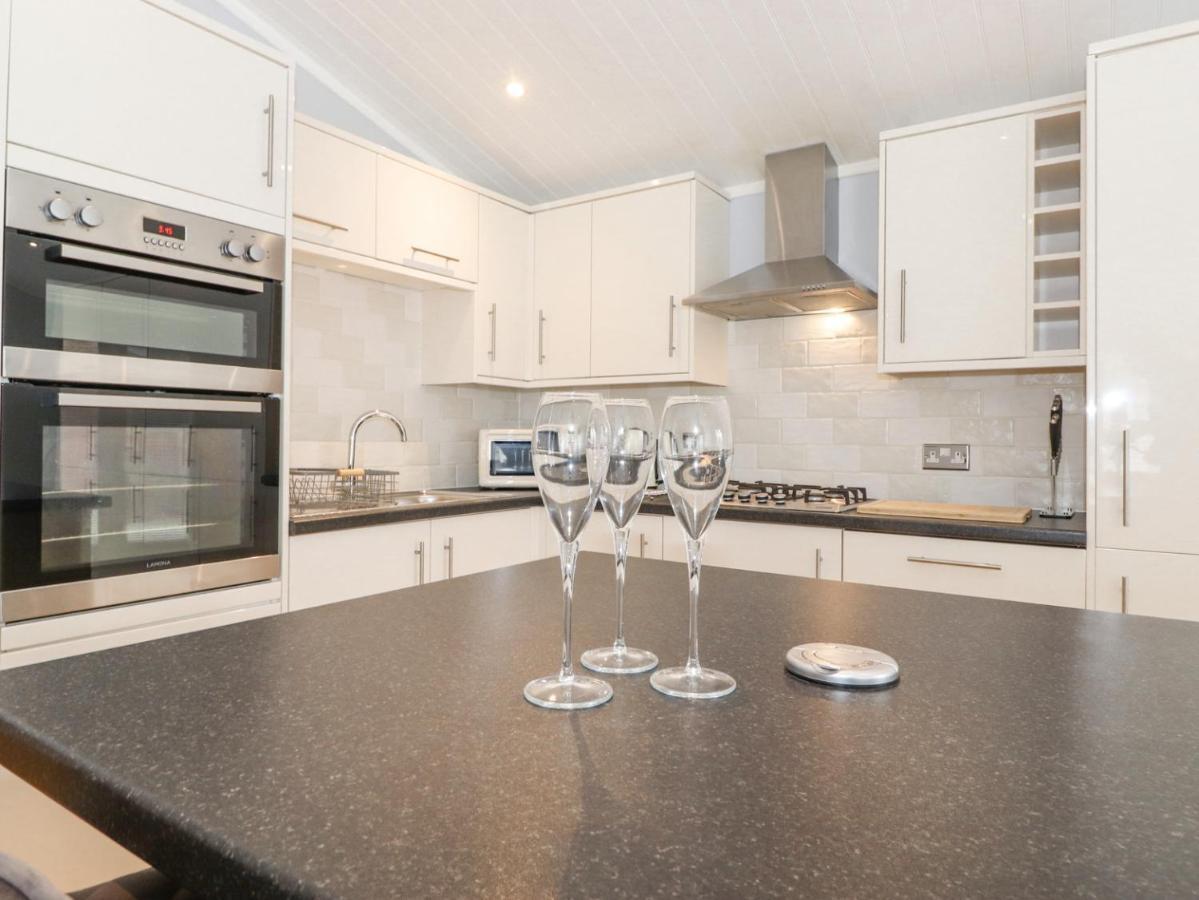 Holiday home Lakes *