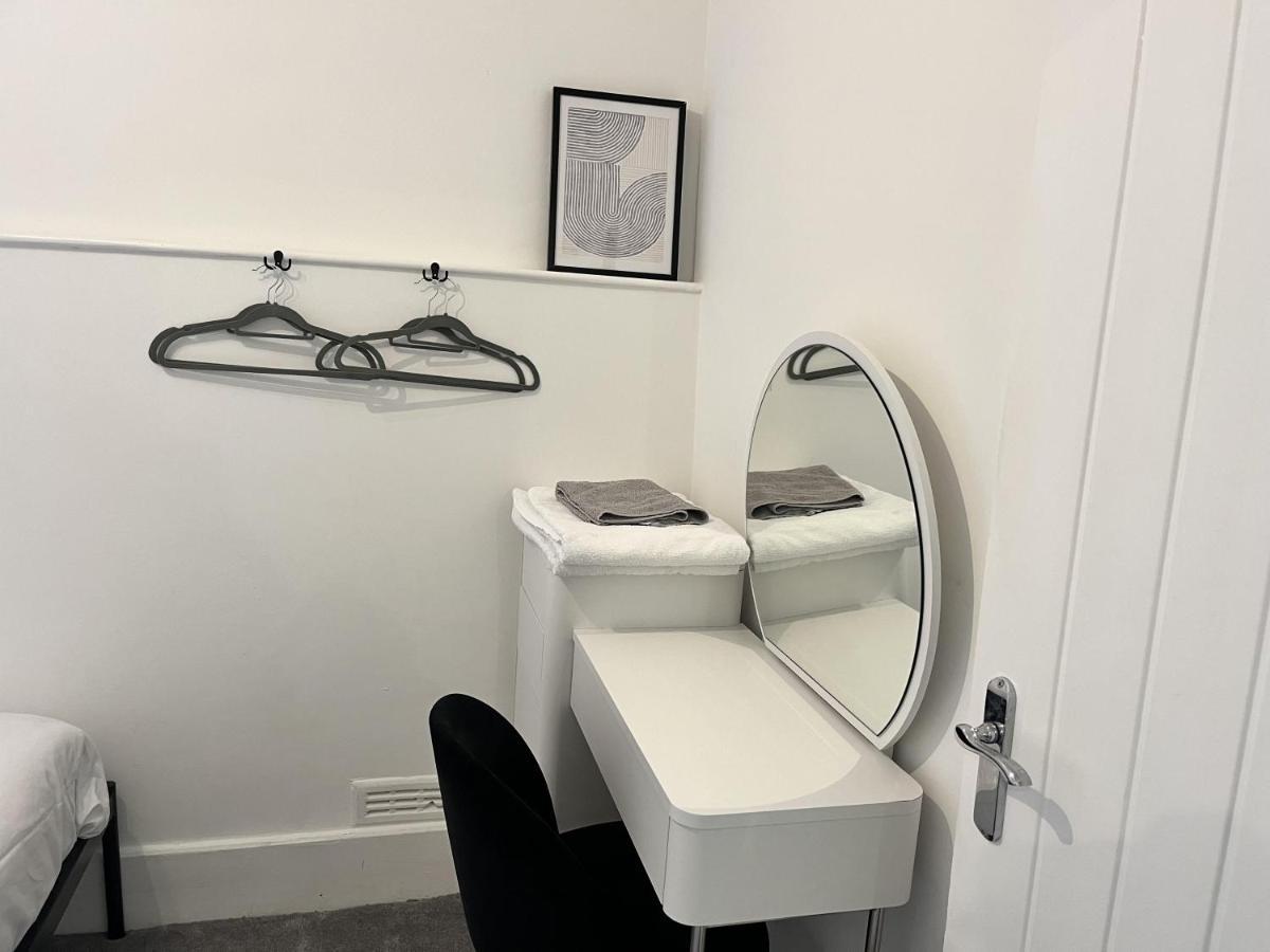 The Mews With Free Private Parking Apartment *