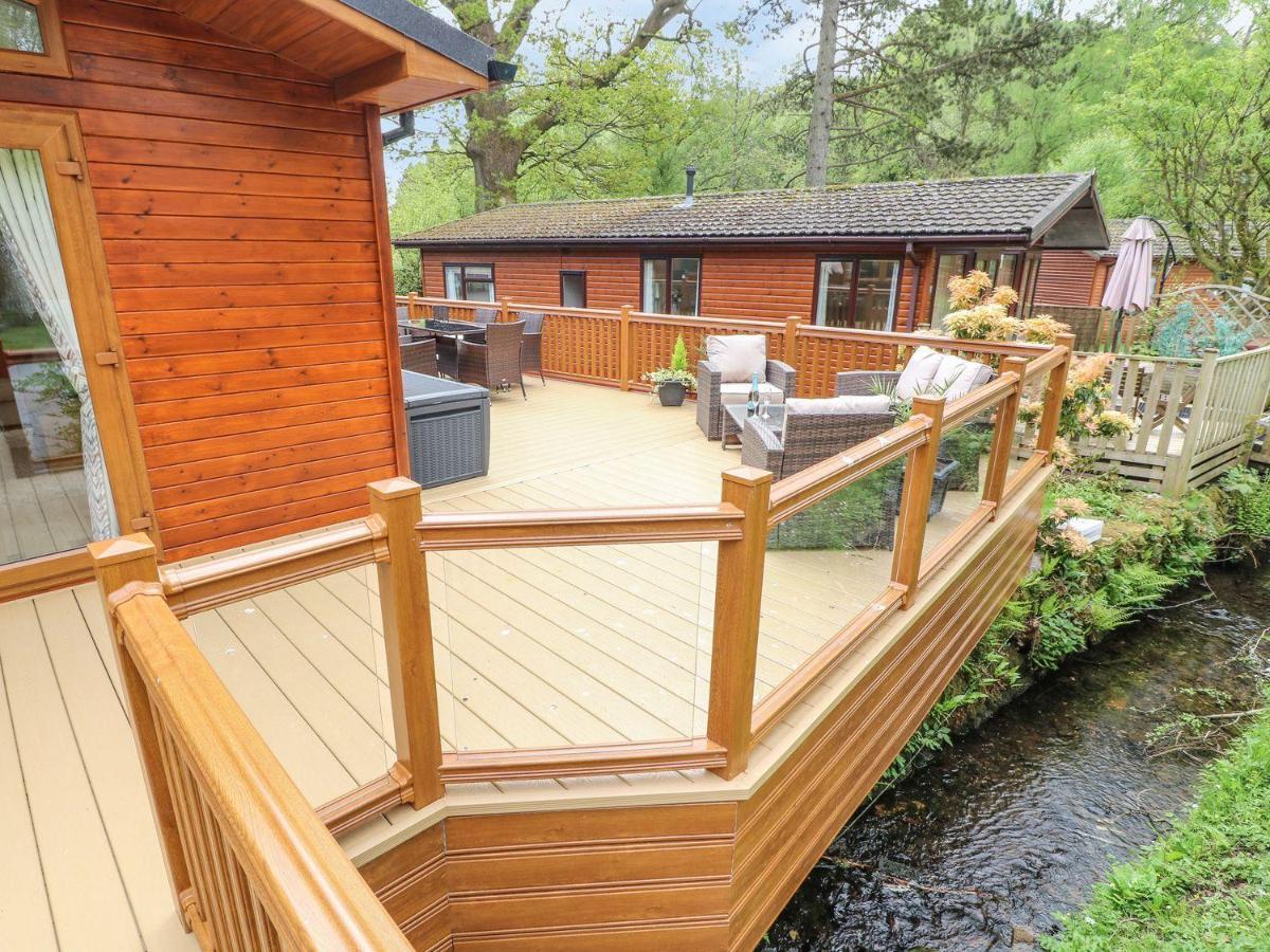 8 Waterside Wood Holiday home *
