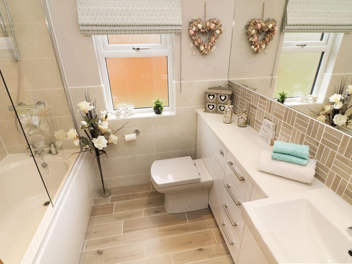 8 Waterside Wood Holiday home