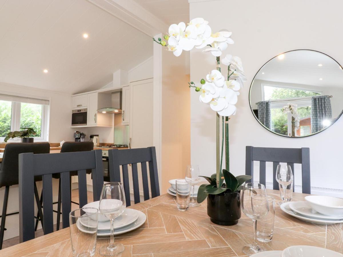 Unique Luxury * Windermere