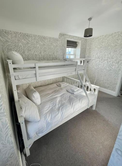 Perfectly Located, Bowness Flat With Free Parking And Views Apartamento Windermere