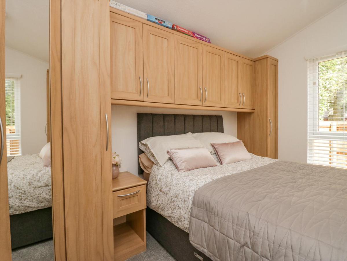 Holiday home Willows