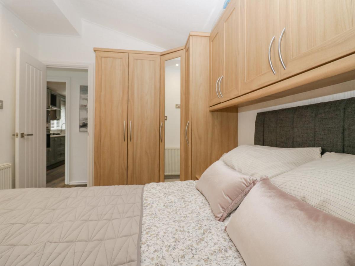 Holiday home Willows *