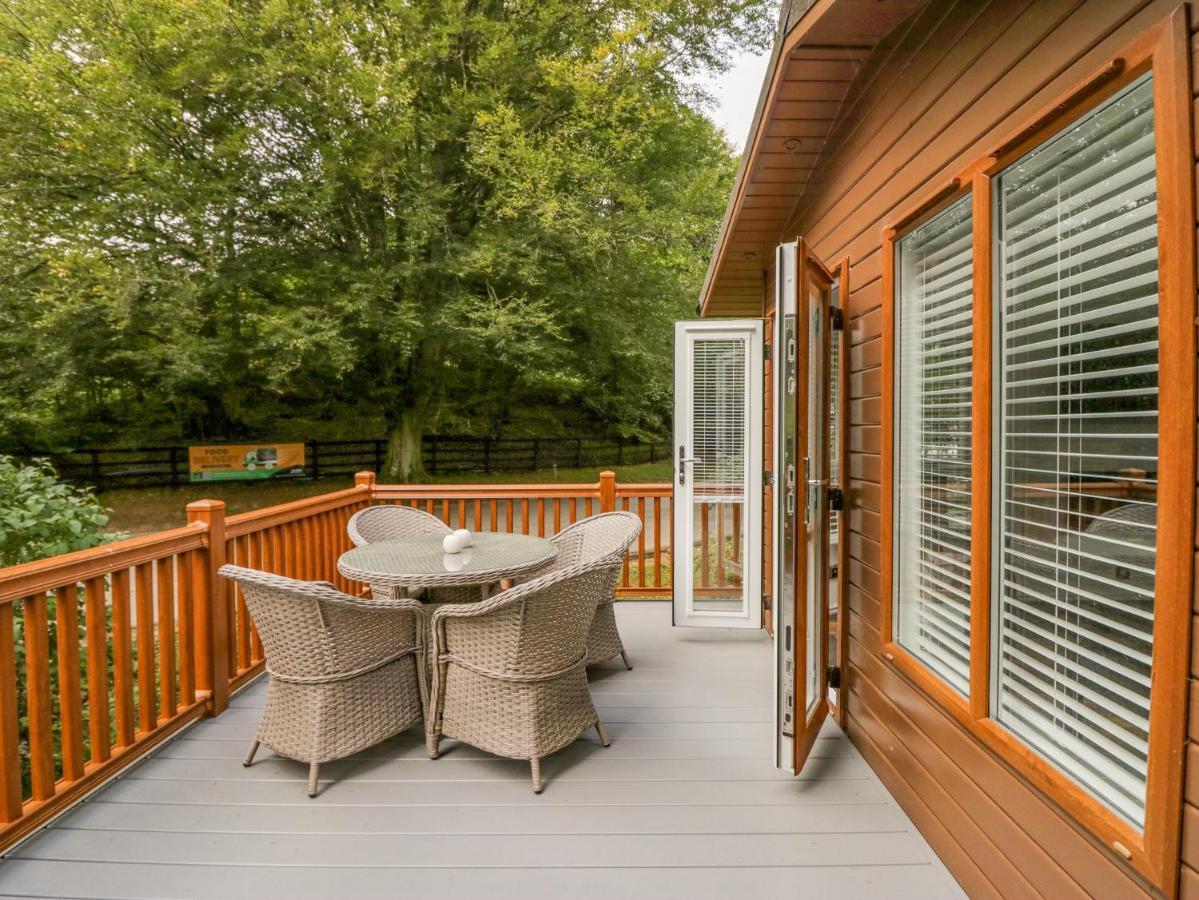 Holiday home Willows