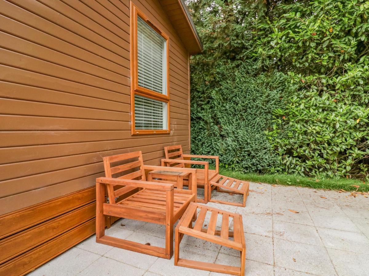 Holiday home Willows