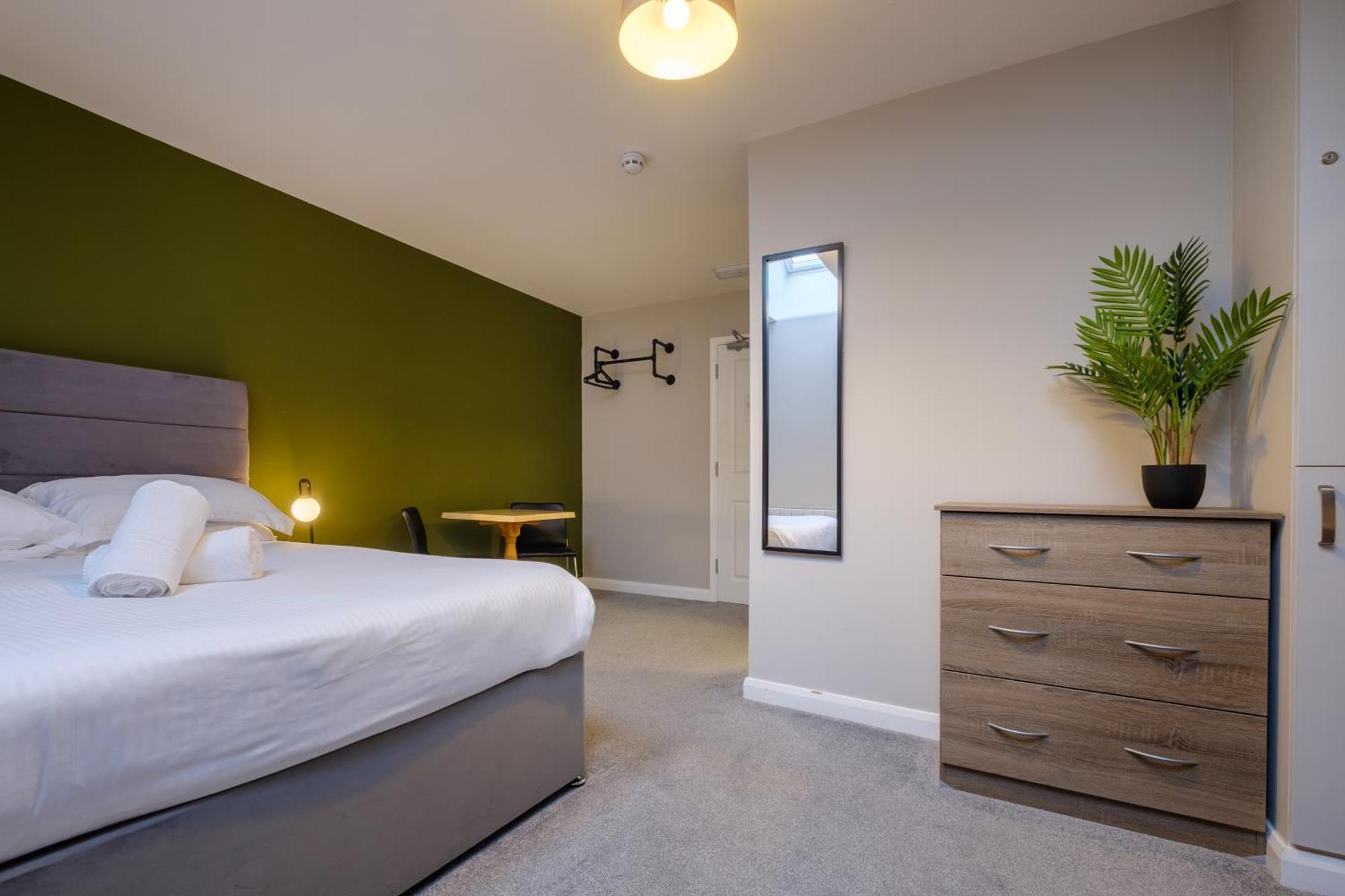Station - Free Off-site Health Club Access With Pool, Sauna, Steam & Gym