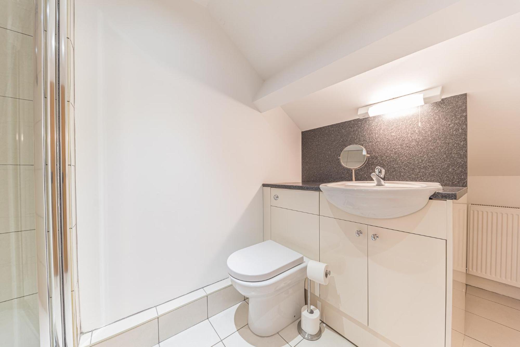 Central Windermere, Victorian Cottage, Family Friendly With Parking And A Wood Burner Holiday home *