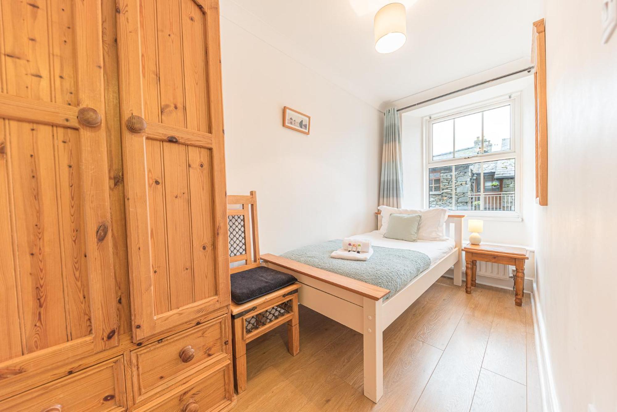 Central Windermere, Victorian Cottage, Family Friendly With Parking And A Wood Burner