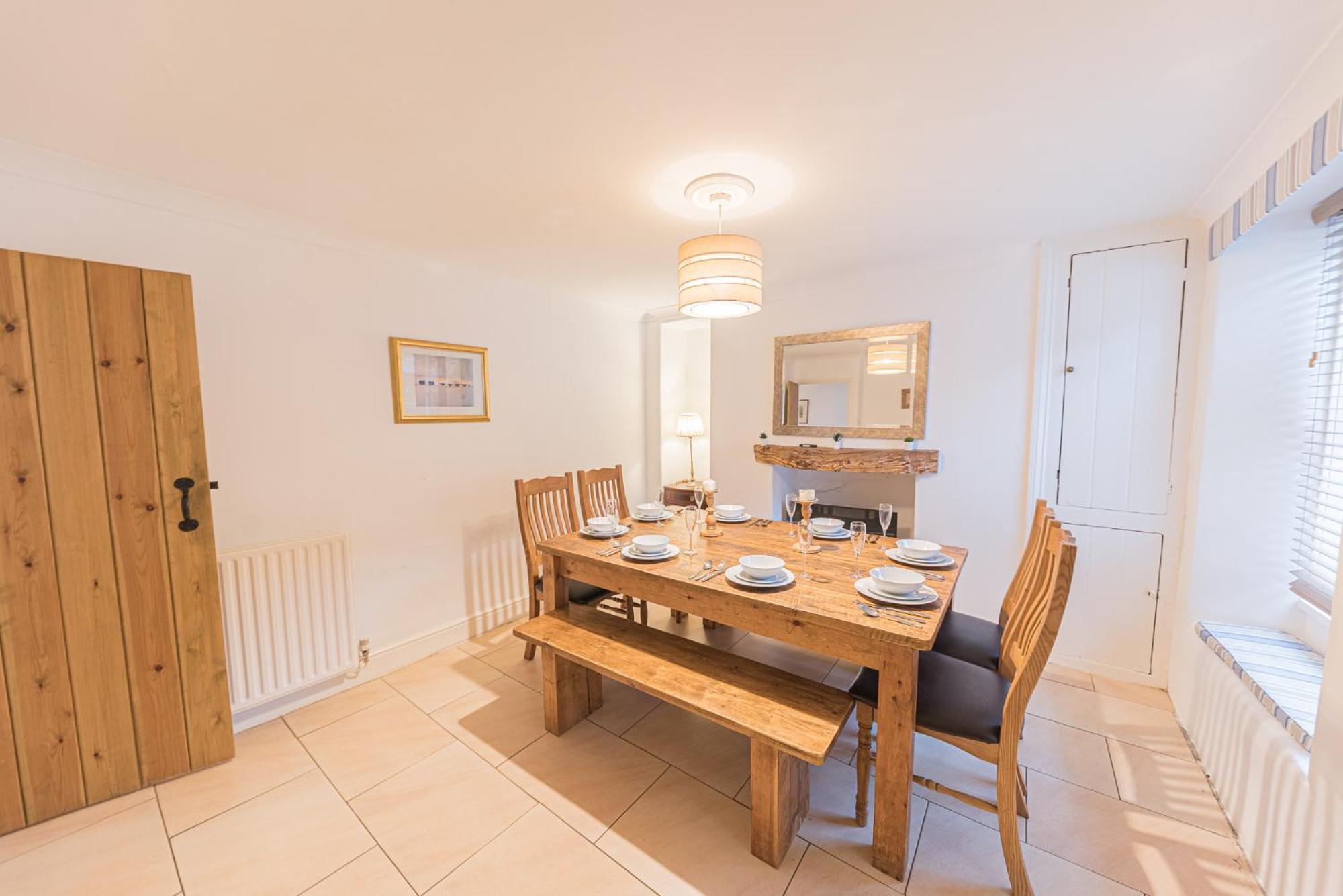Holiday home Central Windermere, Victorian Cottage, Family Friendly With Parking And A Wood Burner *