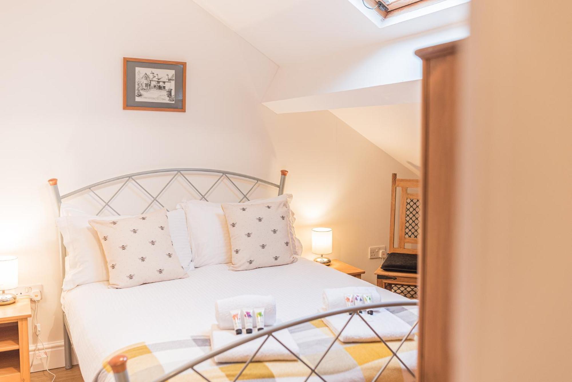 Central Windermere, Victorian Cottage, Family Friendly With Parking And A Wood Burner Holiday home