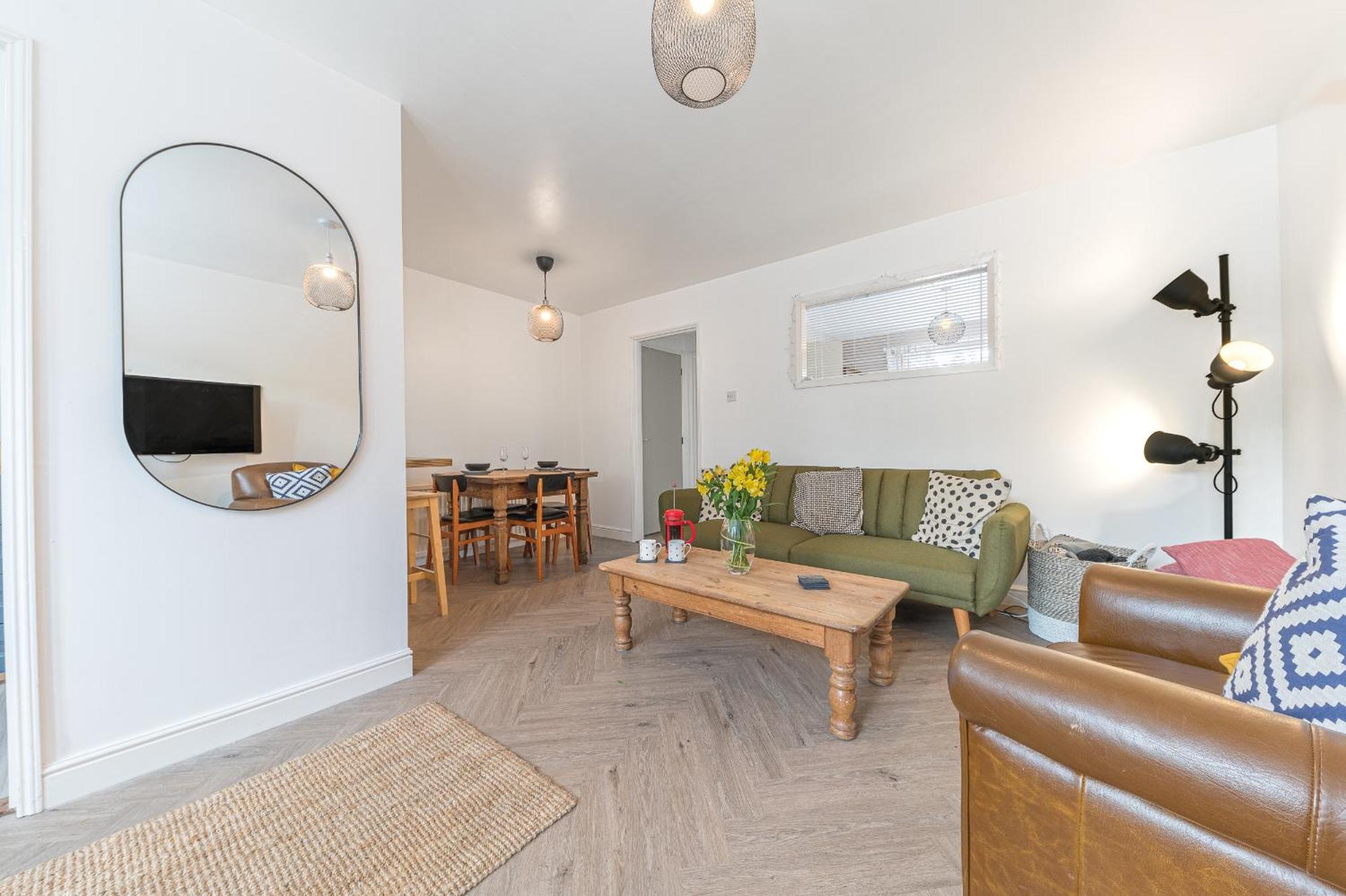 Couples Getaway In Windermere, Ground Floor Flat With Parking