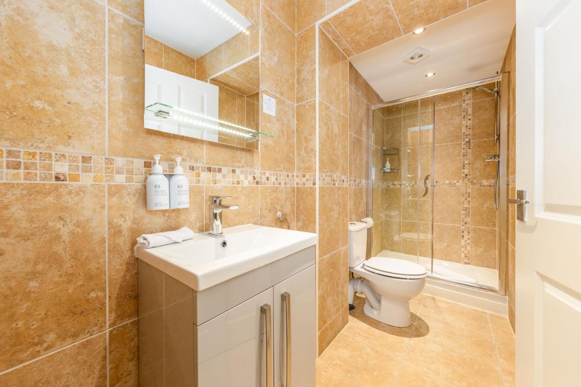 Wheatlands Lodge-windermere - Of The Year 2024 - Adult Only - Free Car Park 5* Windermere