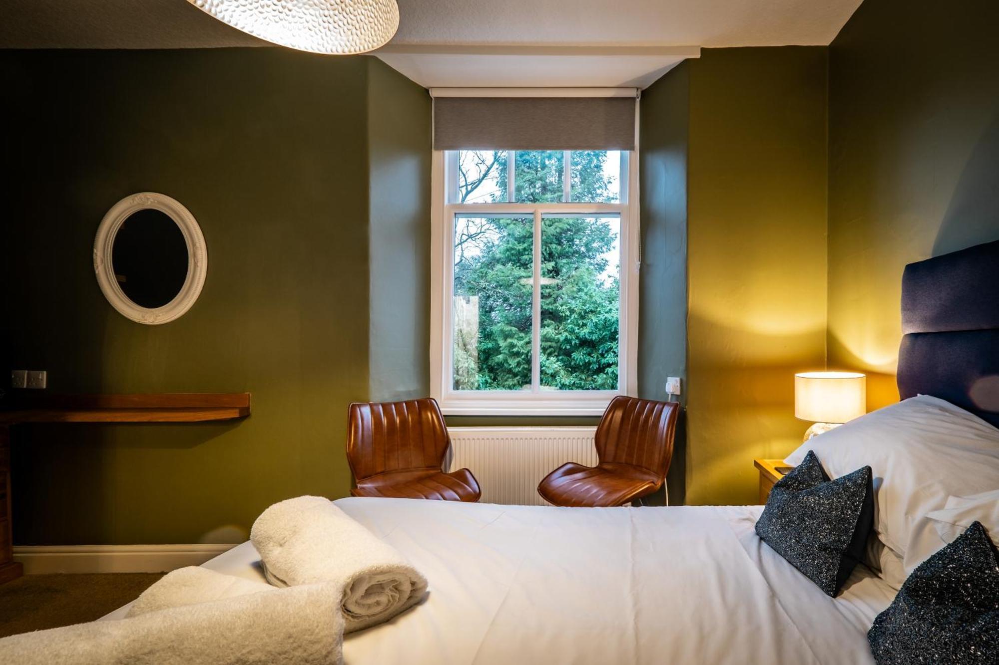 Guest house Glen Wynne - Free Off-site Health Club Access With Pool, Sauna, Steam & Gym