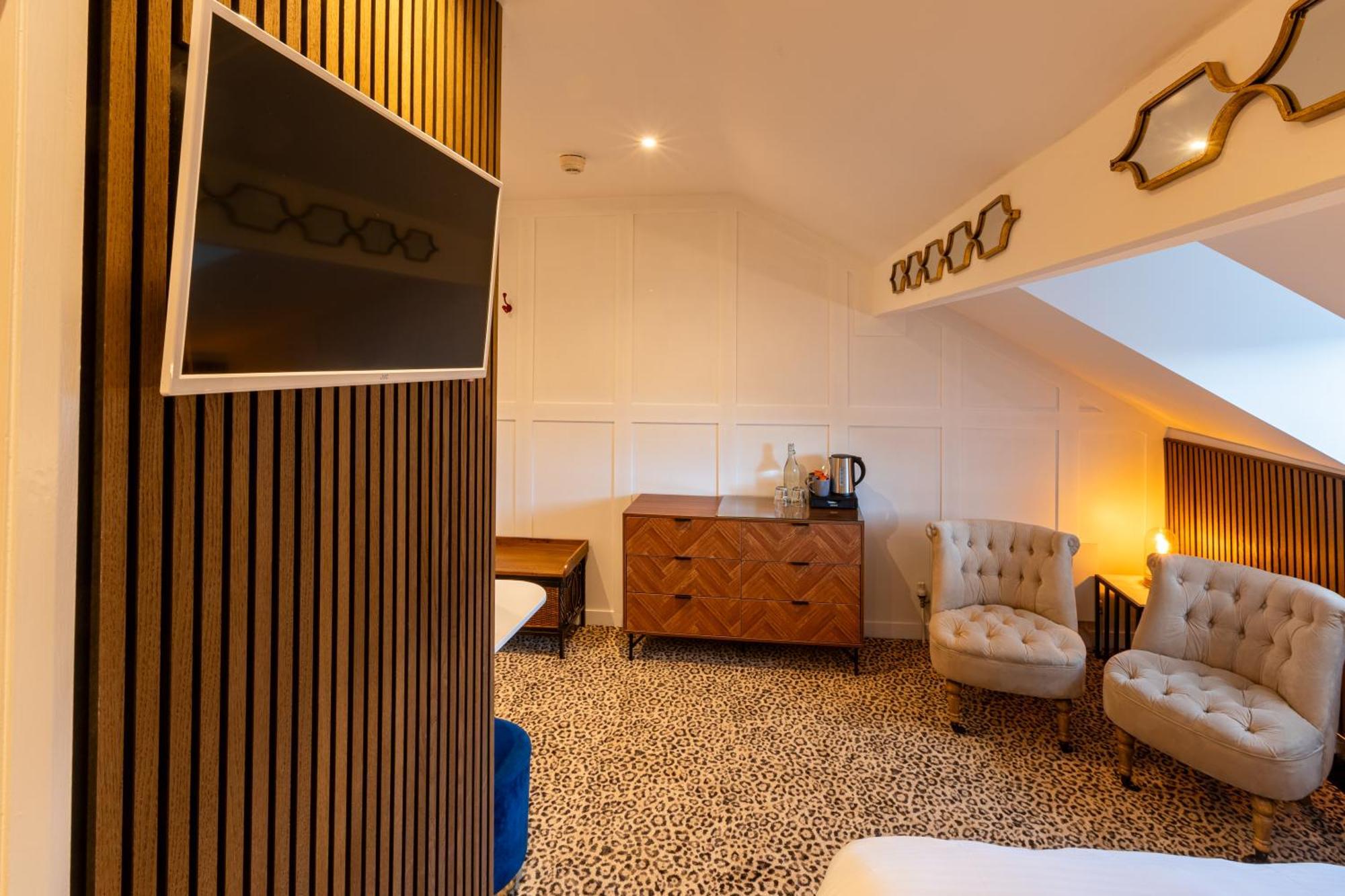 Guest house Holly With Free Off Site Health Club 4*