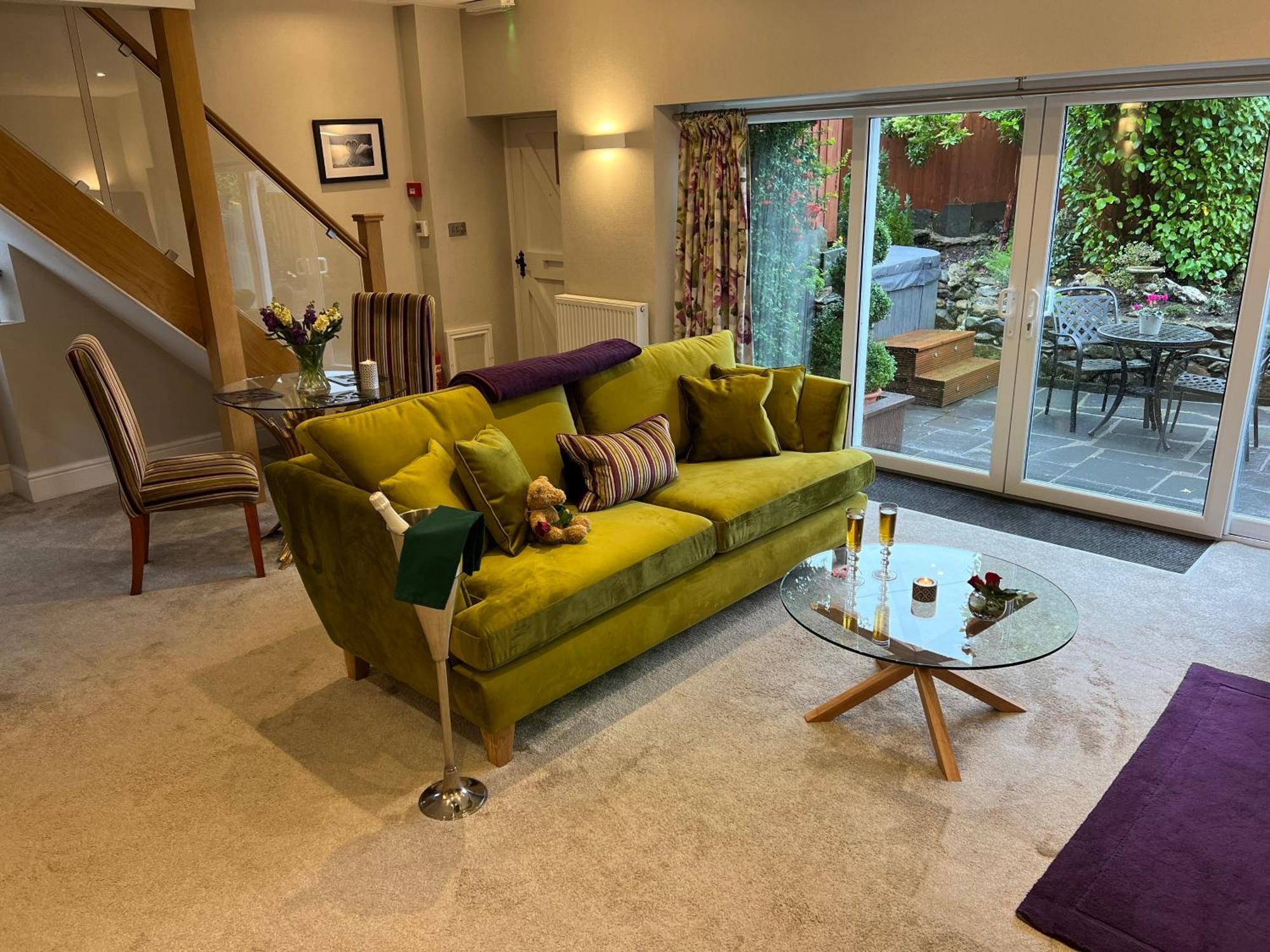Boutique & Hot Tubs Hotel