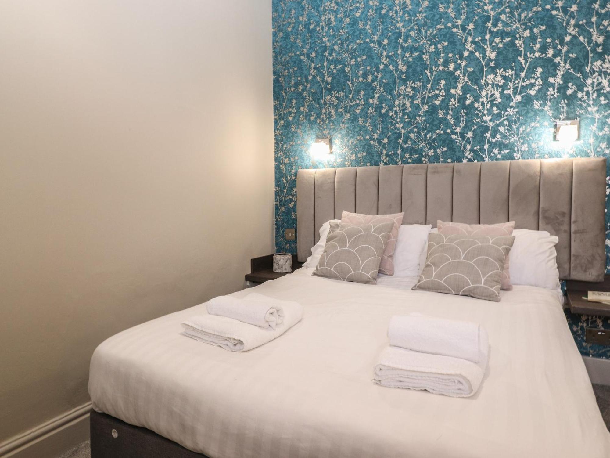 Windermere Central Apartment *