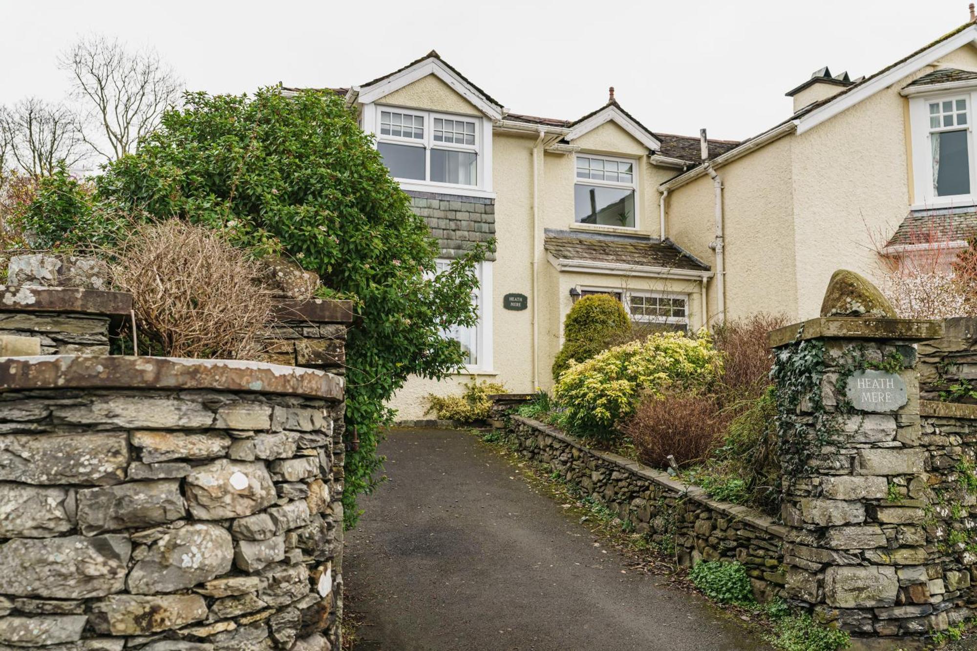 Heathmere- Lovely Views, Free Parking, Pet Friendly