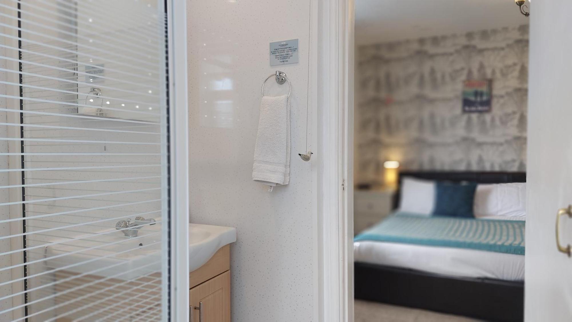 Invergarry Only For Adults 4*