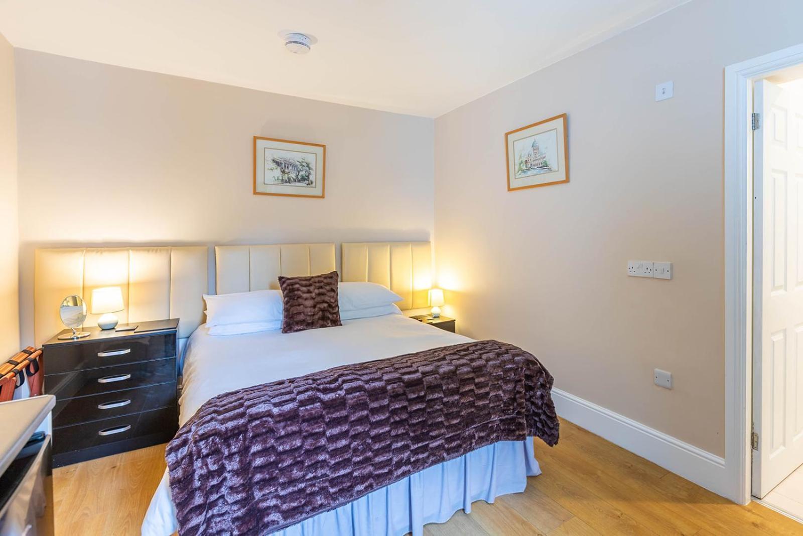 Roger Ground - With Onsite Car Parking Guest house Windermere
