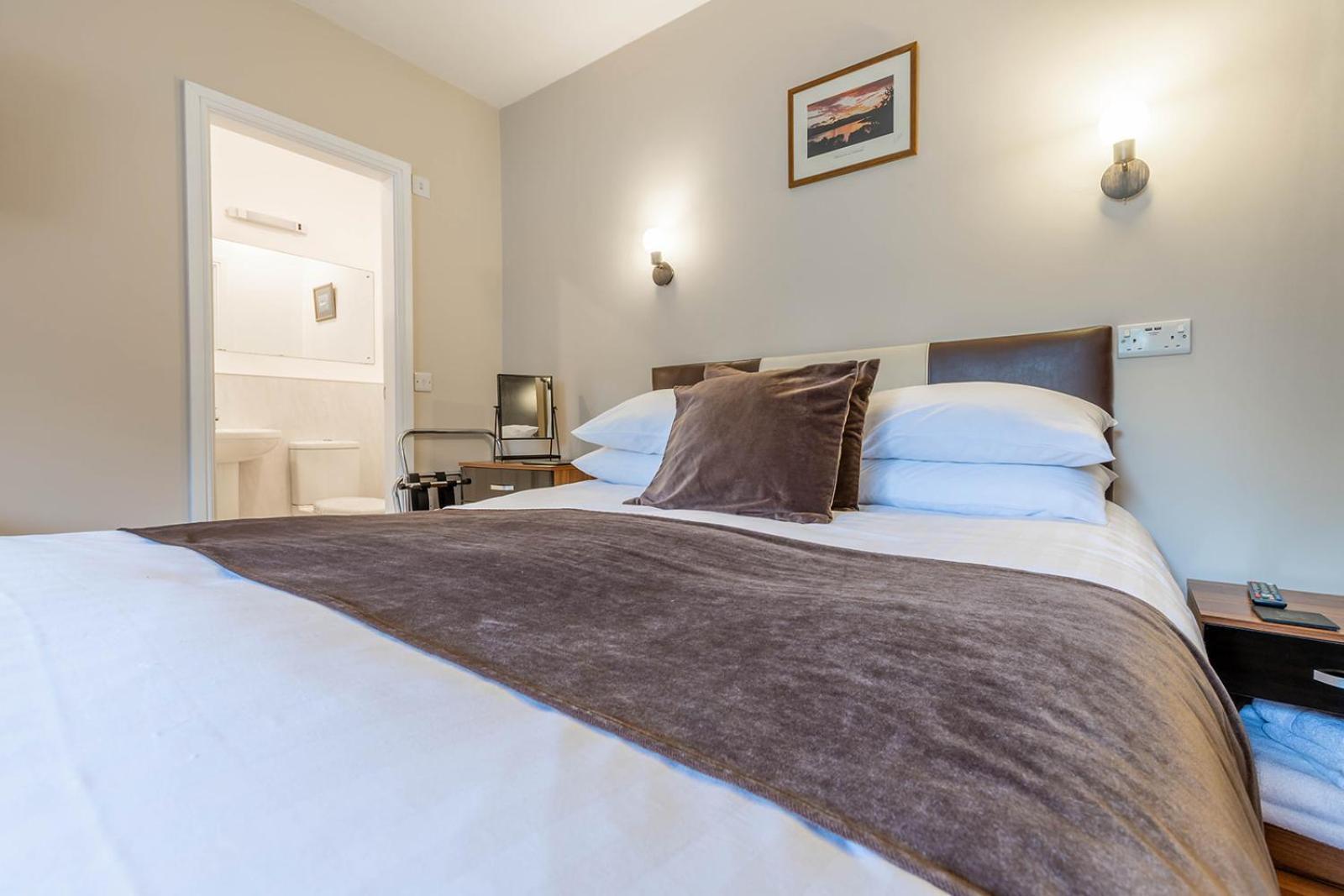Roger Ground - With Onsite Car Parking Casa de hóspedes 4*